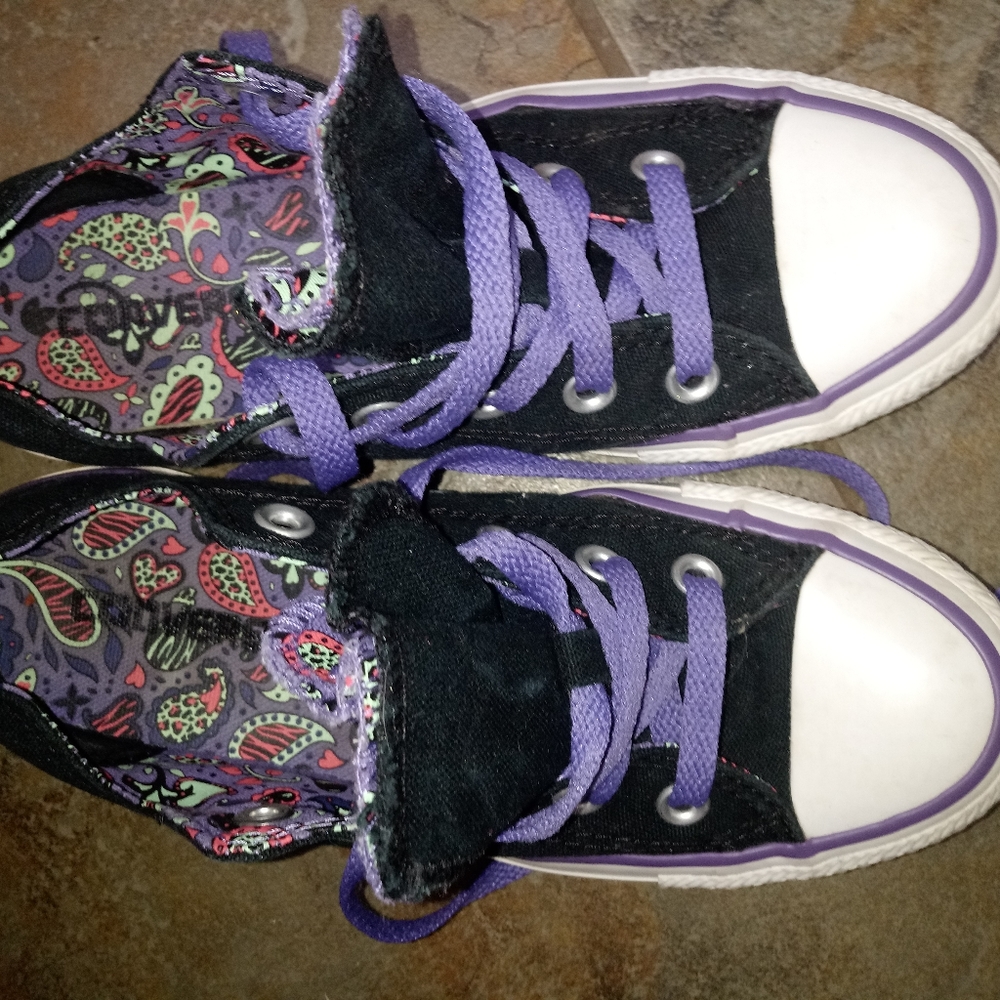 Black Converse - Picture 7 of 7